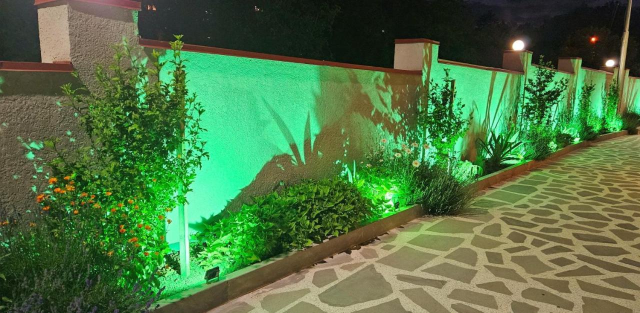 Sierra Hotel ティビリシ エクステリア 写真